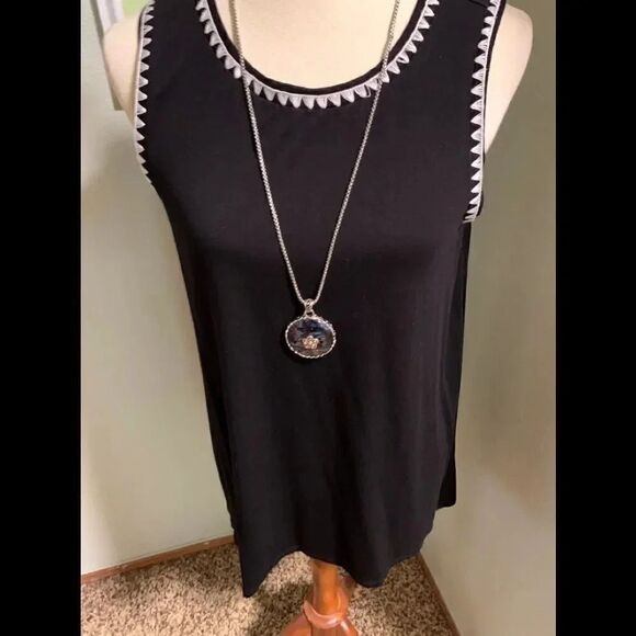 Vince Camuto Black sleeveless Tunic Size M #221 - Picture 1 of 5